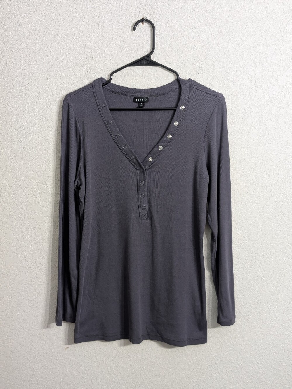 Torrid Dark Gray Ribbed Henley Long Sleeve Top Size 1X Casual Loungewear Neutral